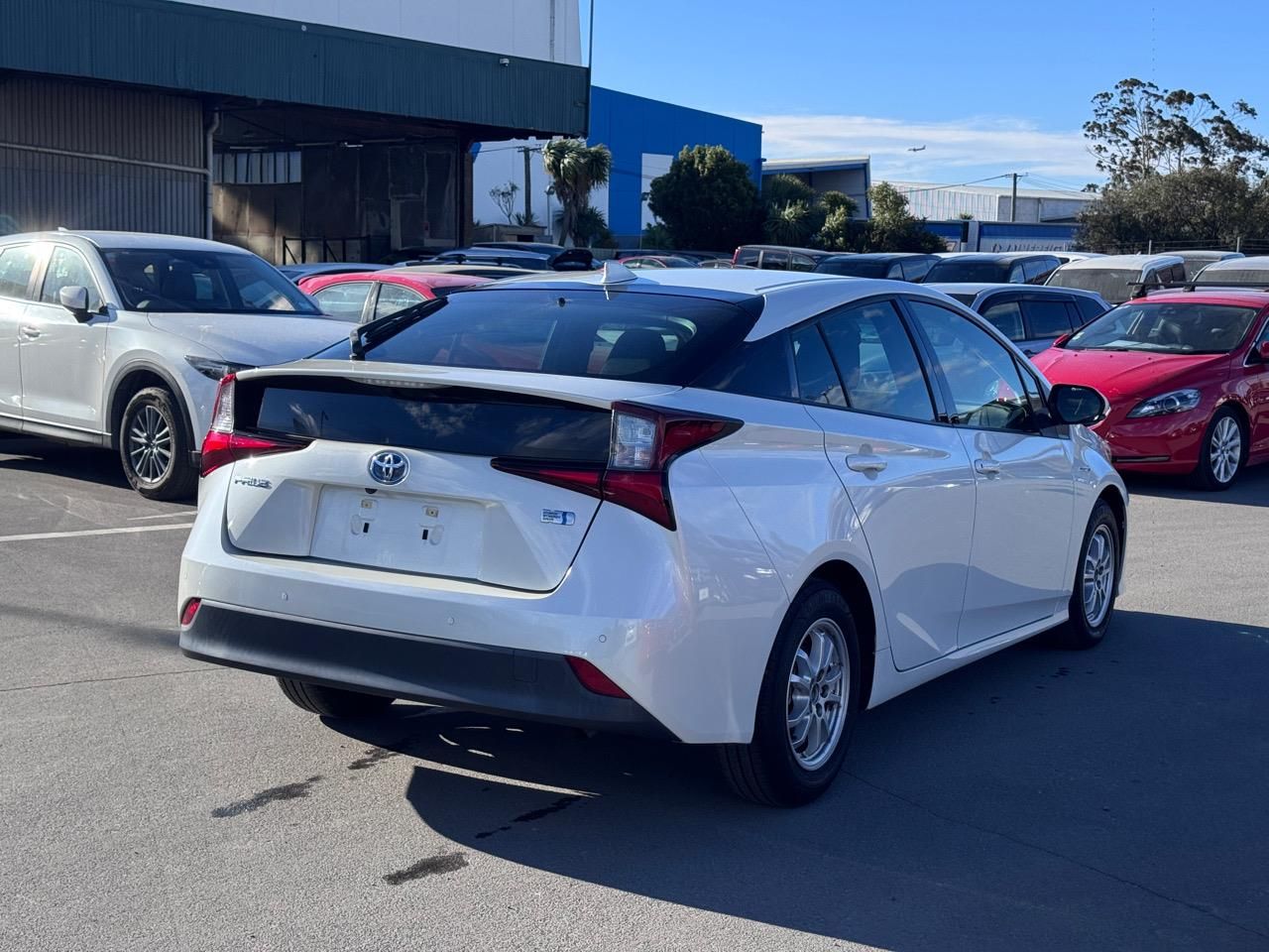 Vehicle image 5
