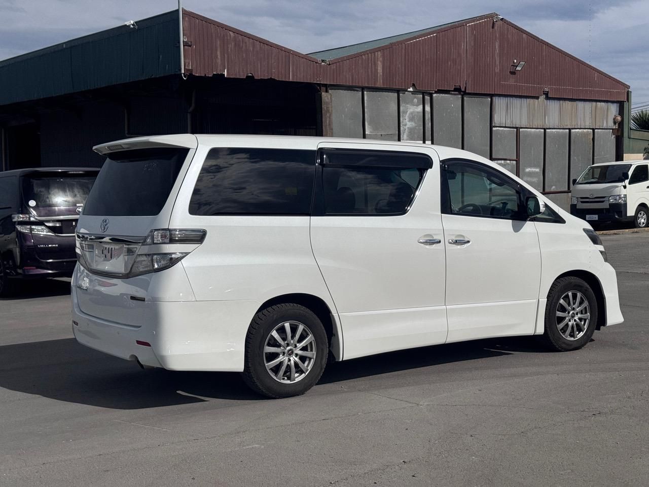 Vehicle image 4
