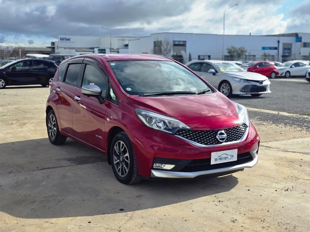 Vehicle image 3