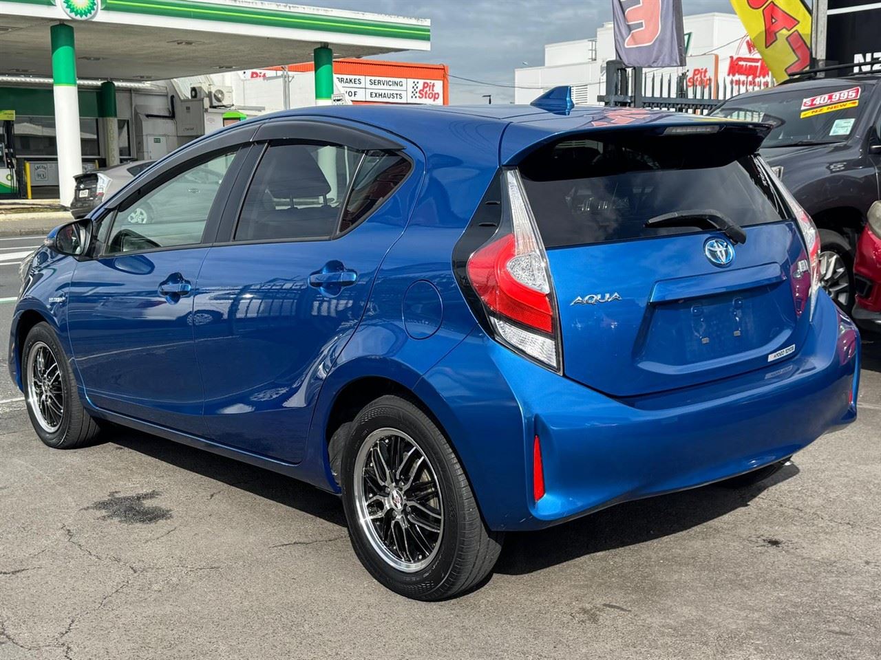 Vehicle image 2