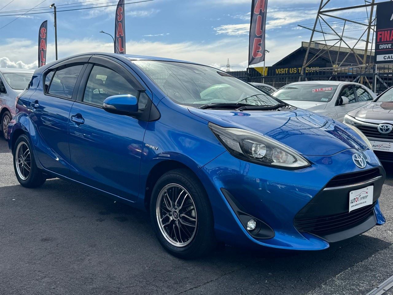 Vehicle image 5