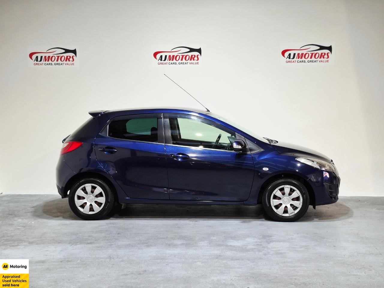Vehicle image 3