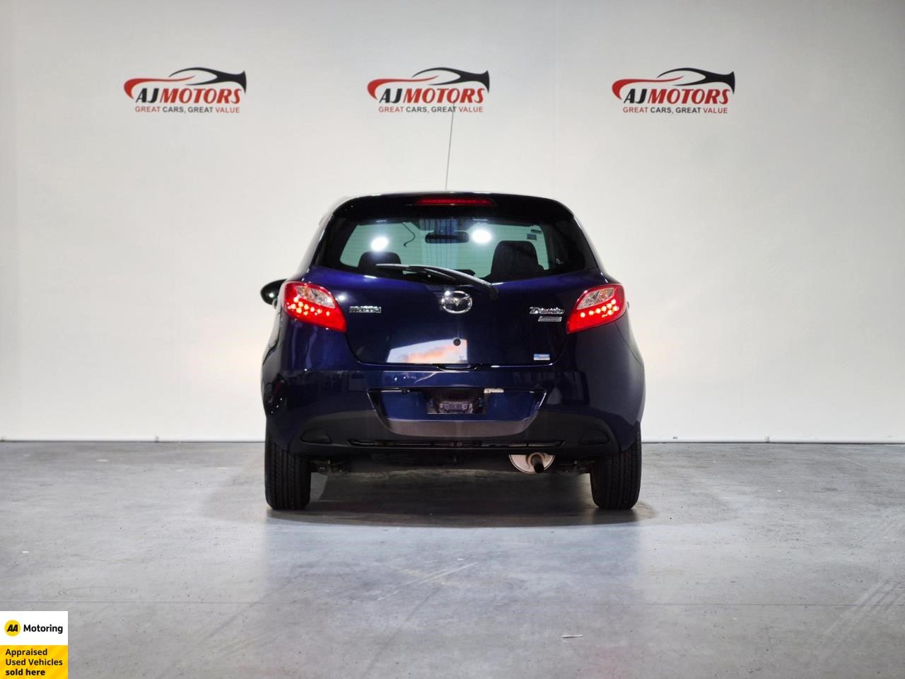 Vehicle image 5
