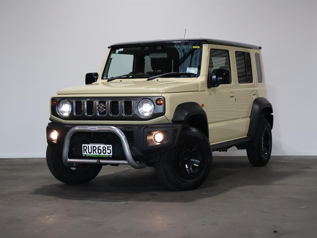Vehicle image 3
