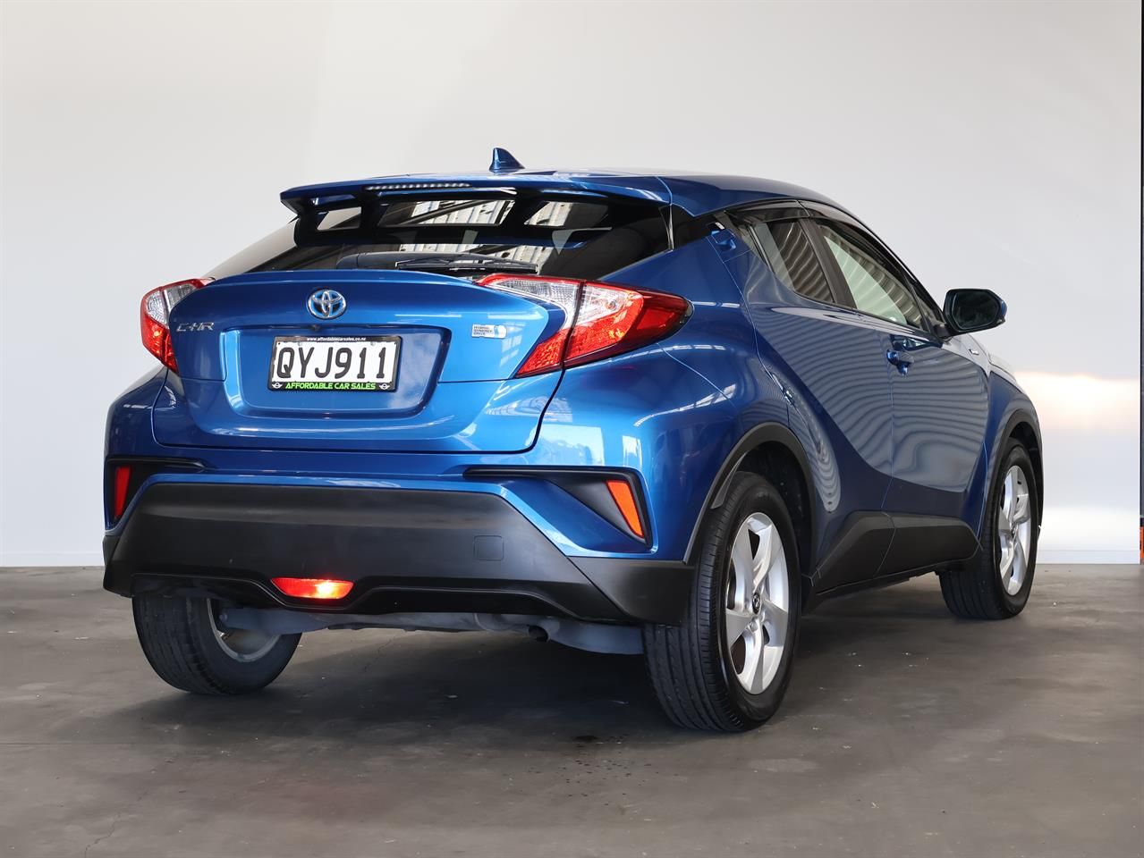 Vehicle image 4