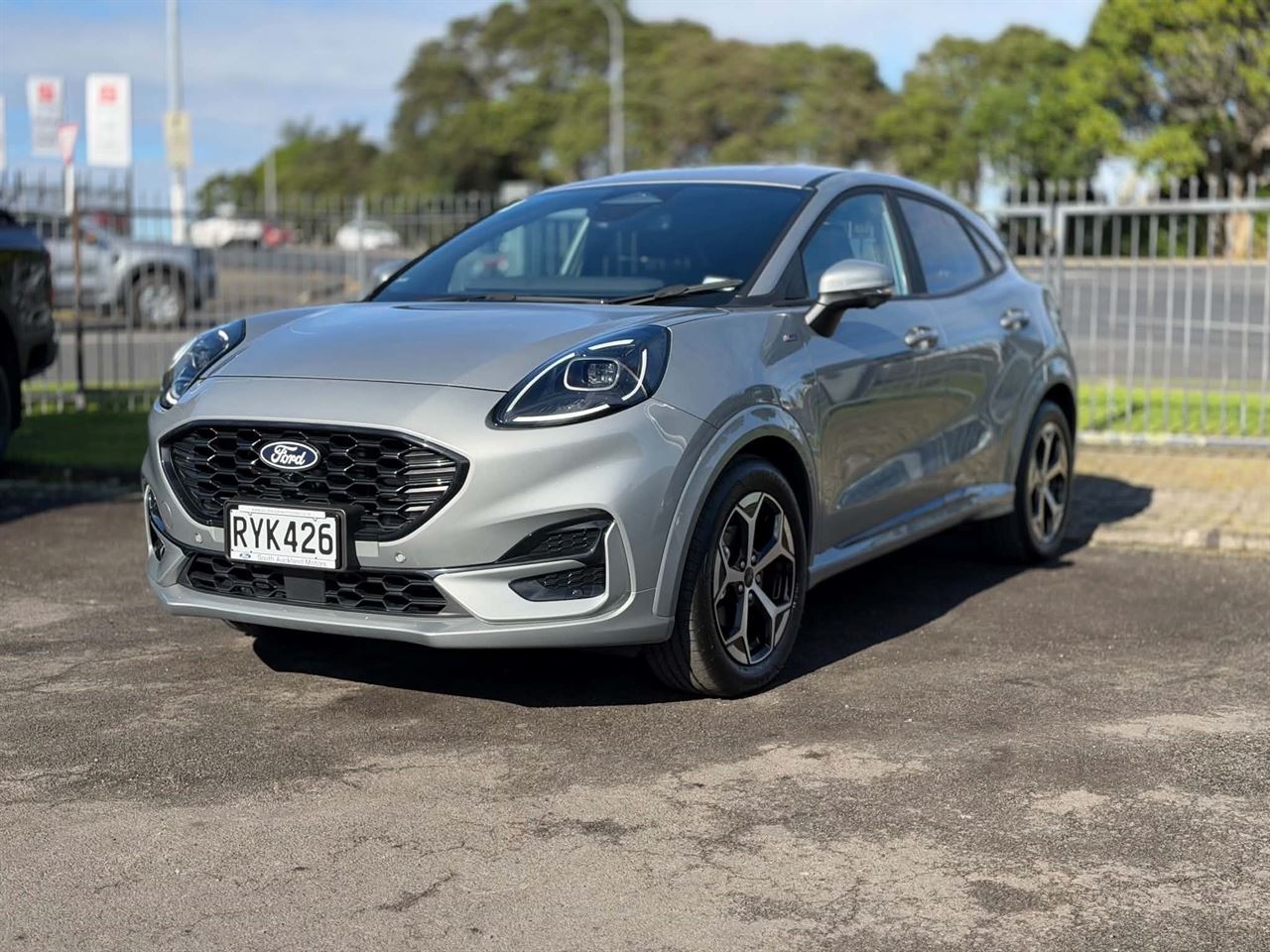 Vehicle image 3
