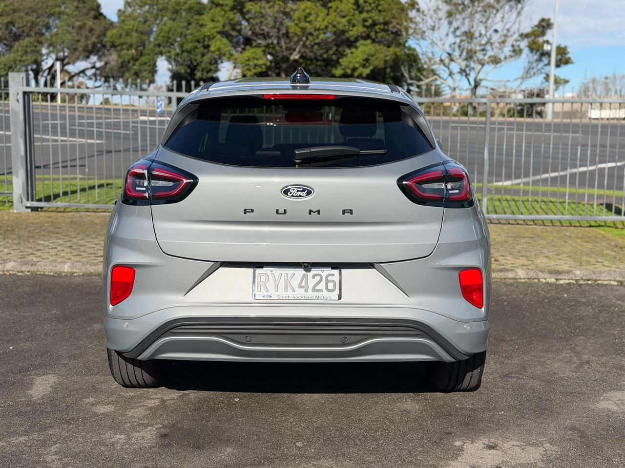 Vehicle image 5