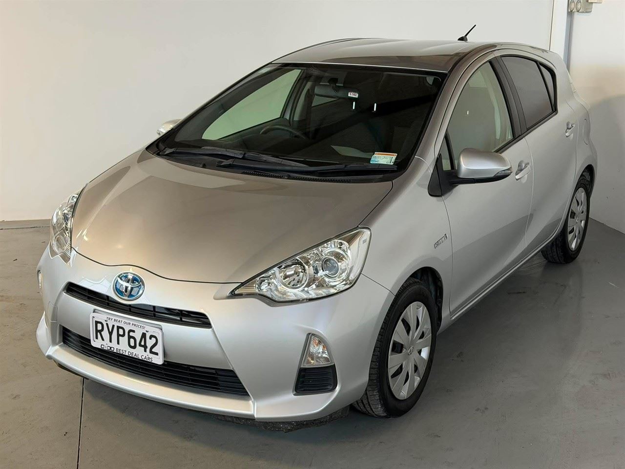 Vehicle image 3