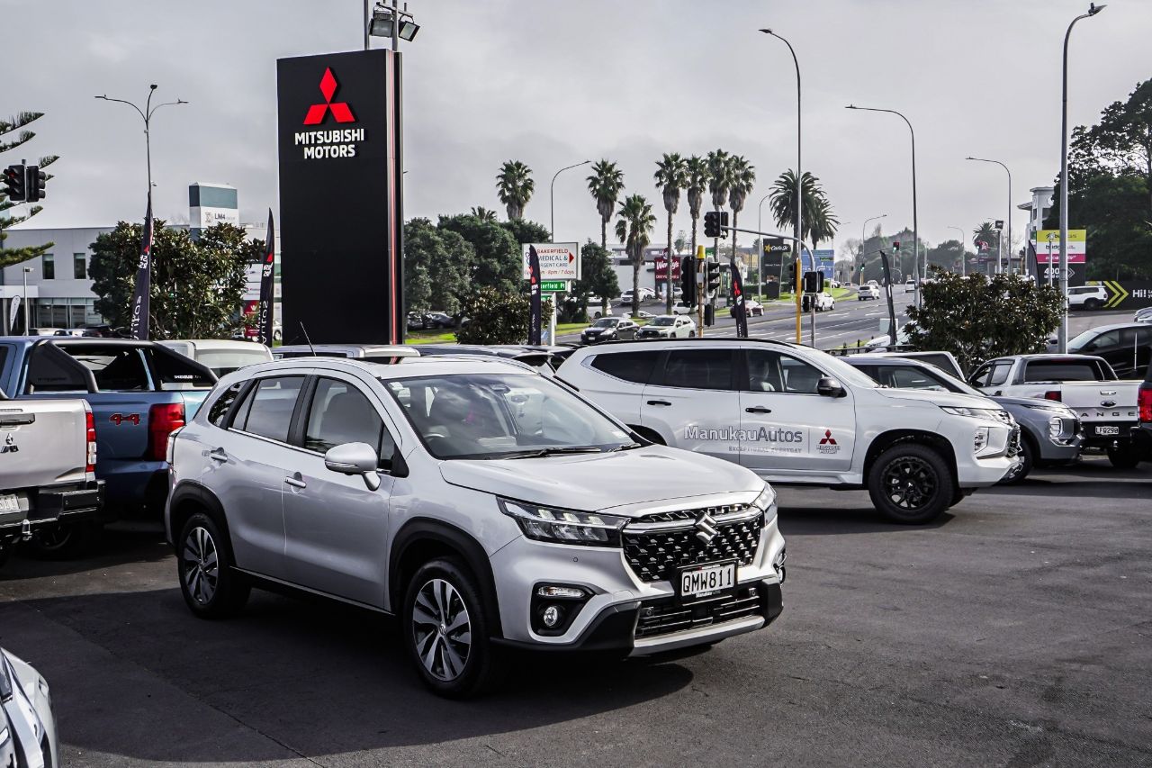 Vehicle image 4