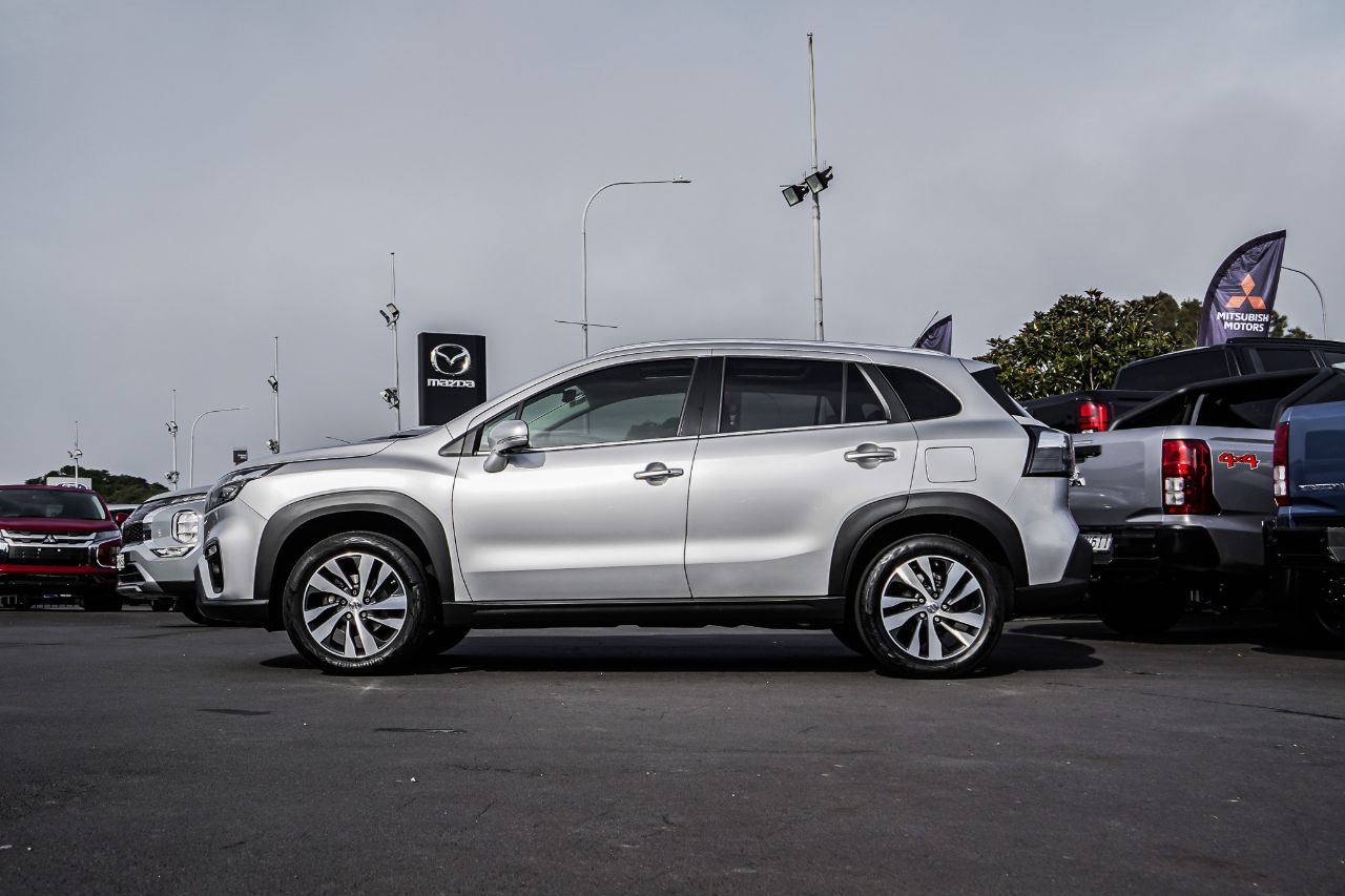 Vehicle image 5