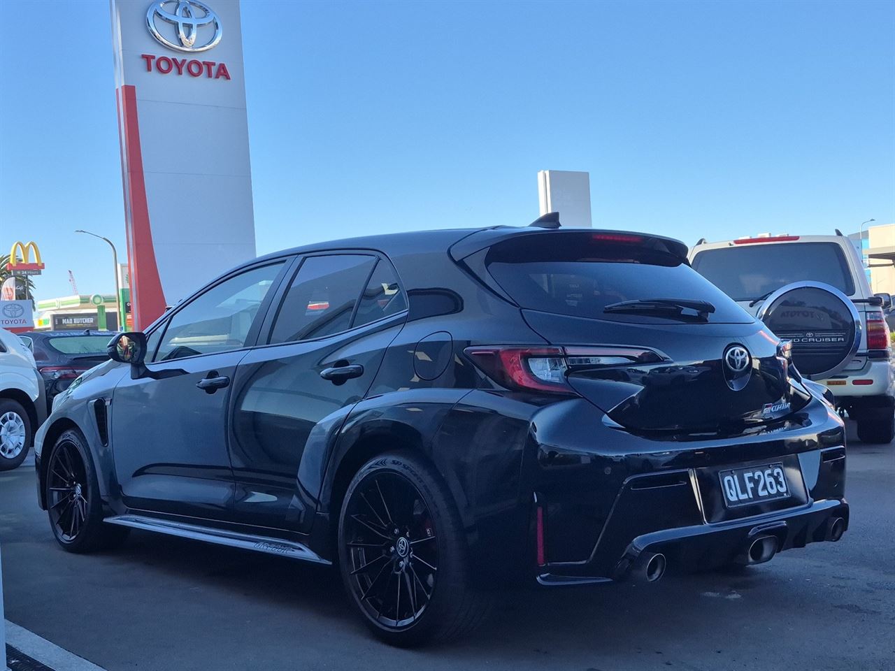 Vehicle image 5