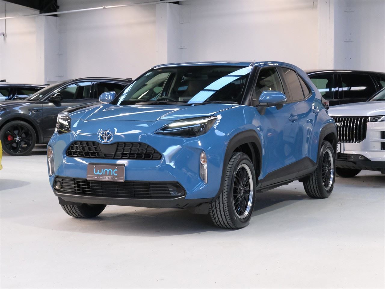Vehicle image 4