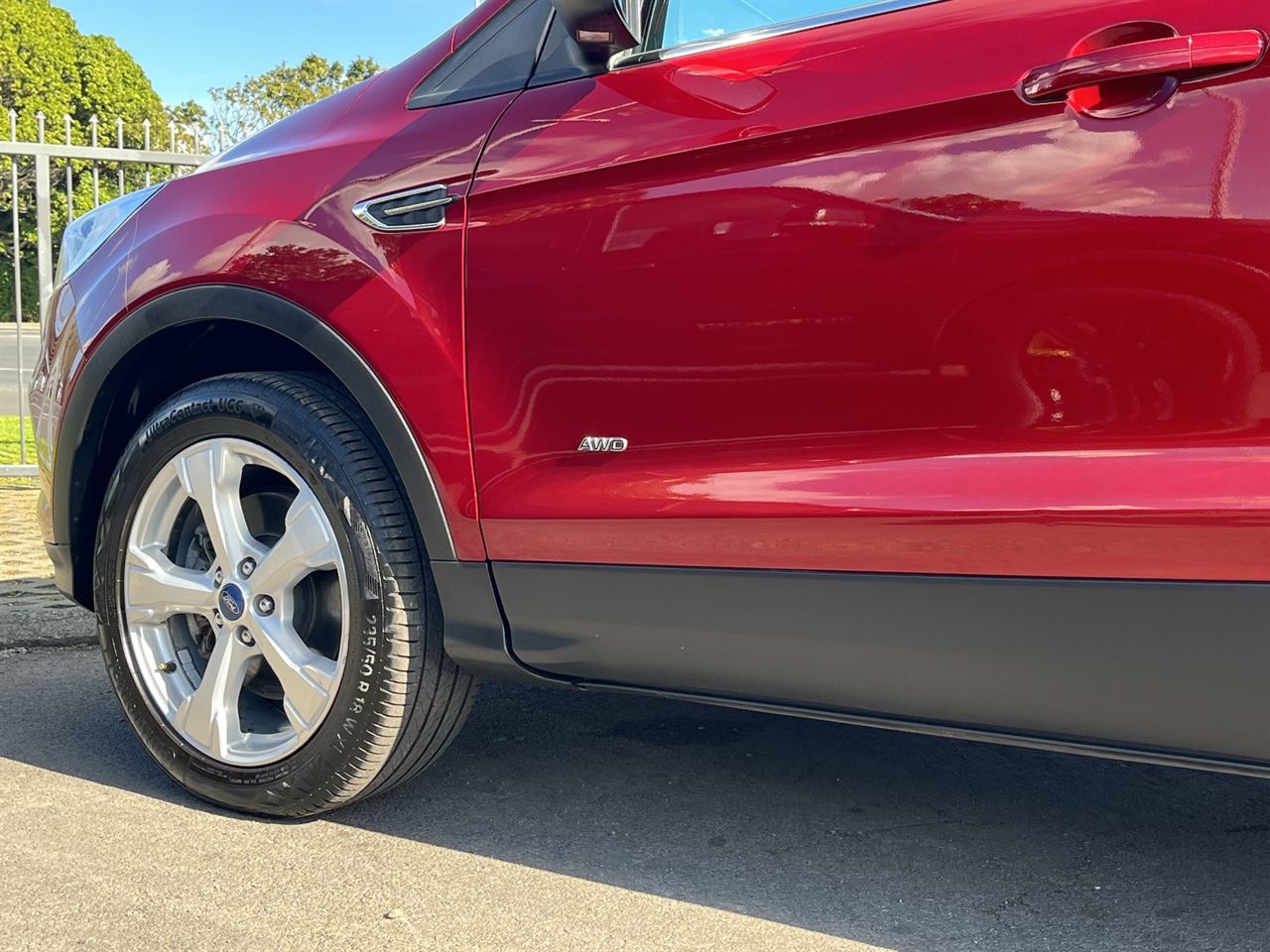 Vehicle image 5