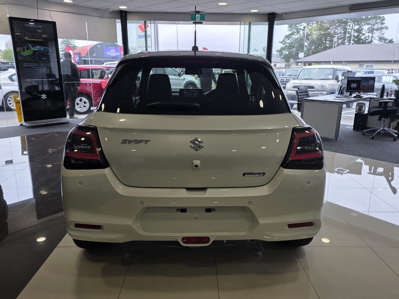 Vehicle image 5