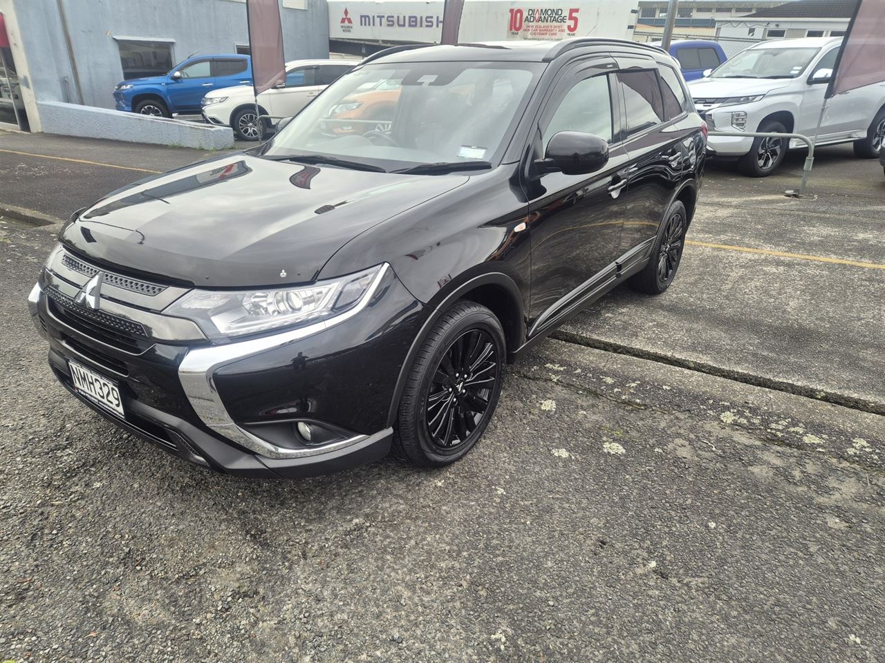 Vehicle image 5