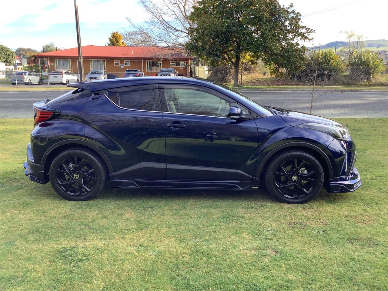 Vehicle image 4