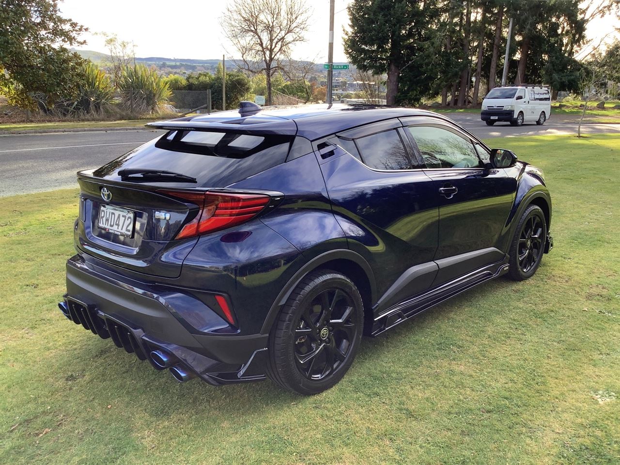 Vehicle image 5
