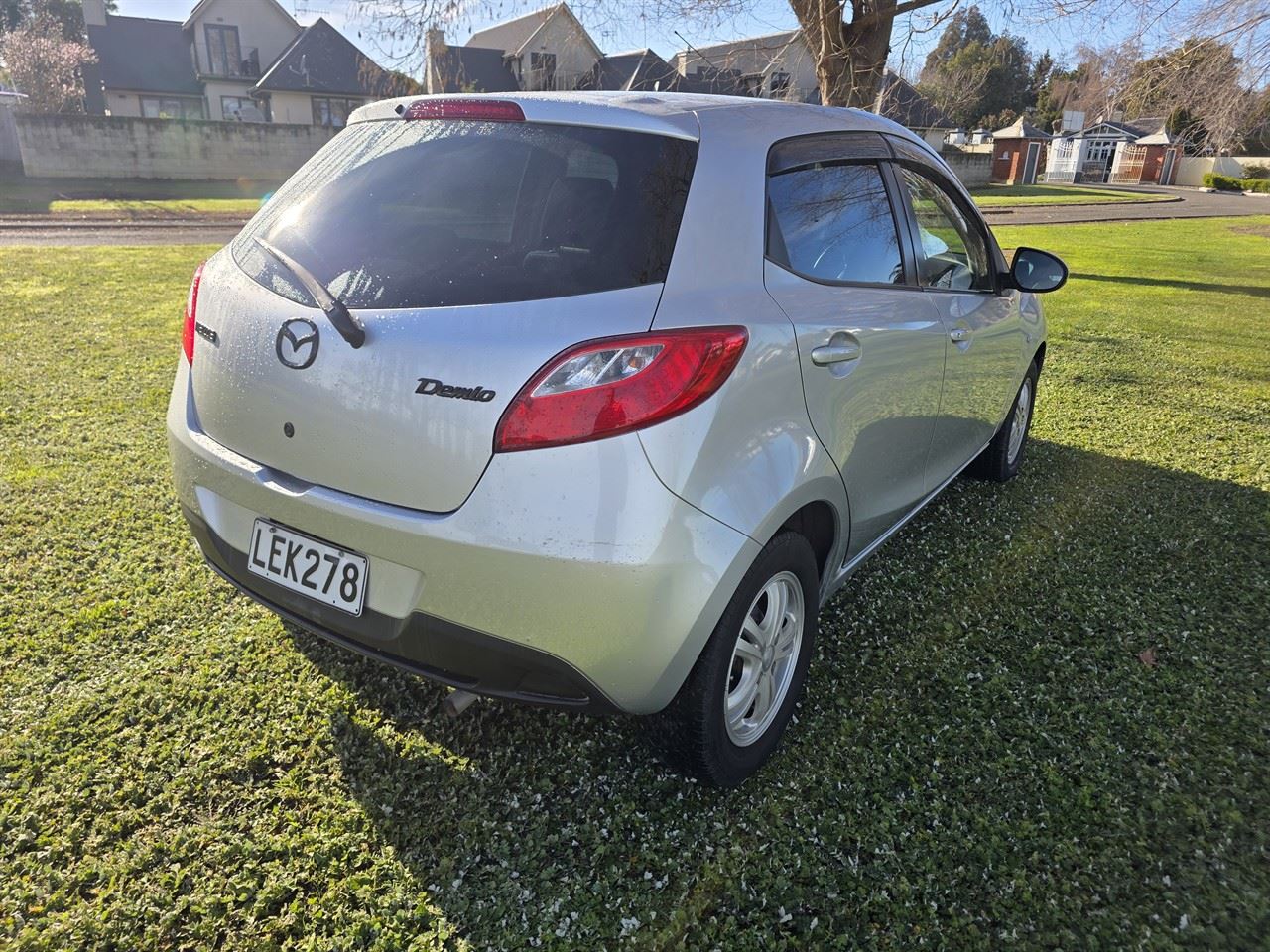 Vehicle image 4