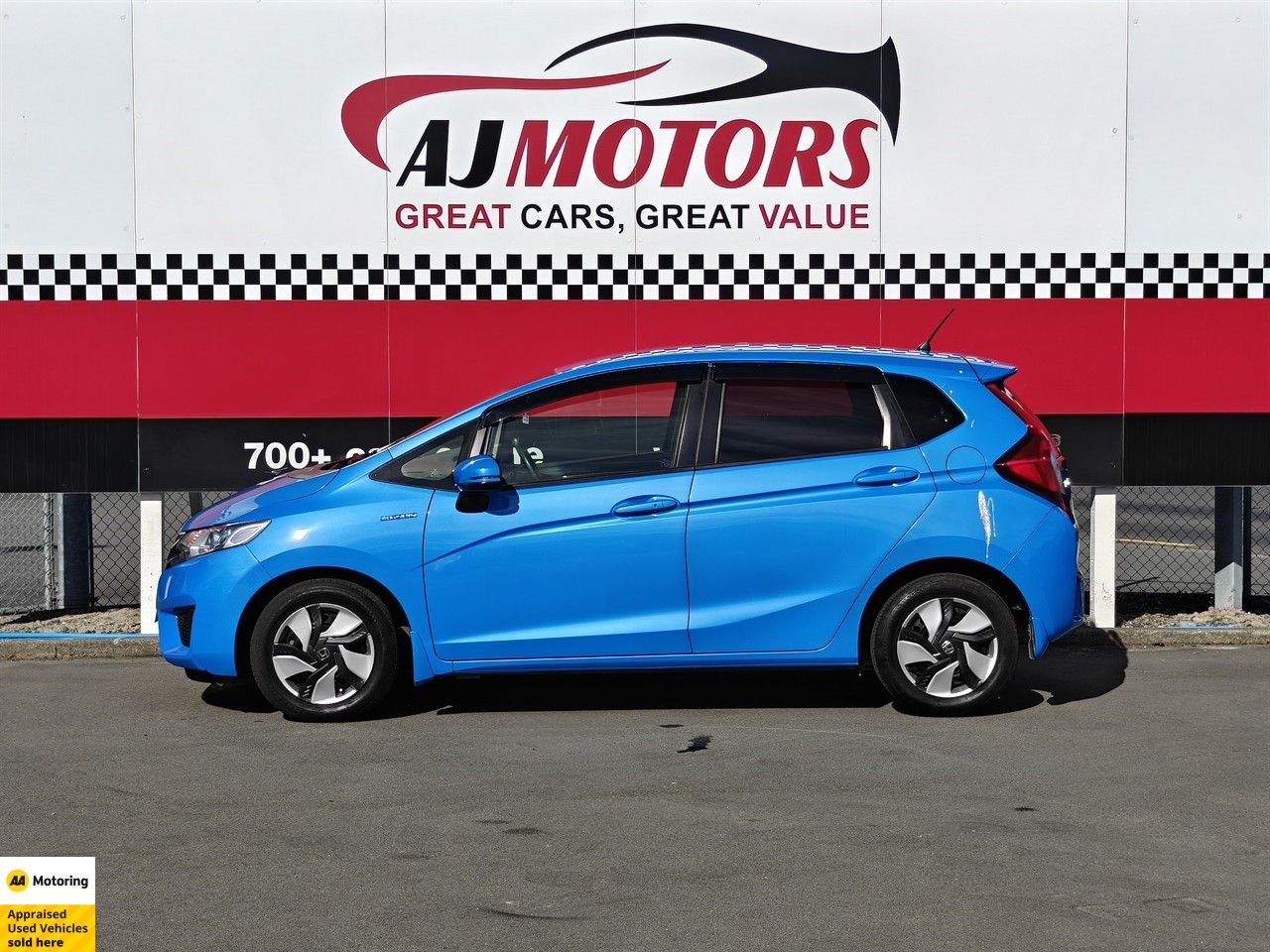 Vehicle image 5