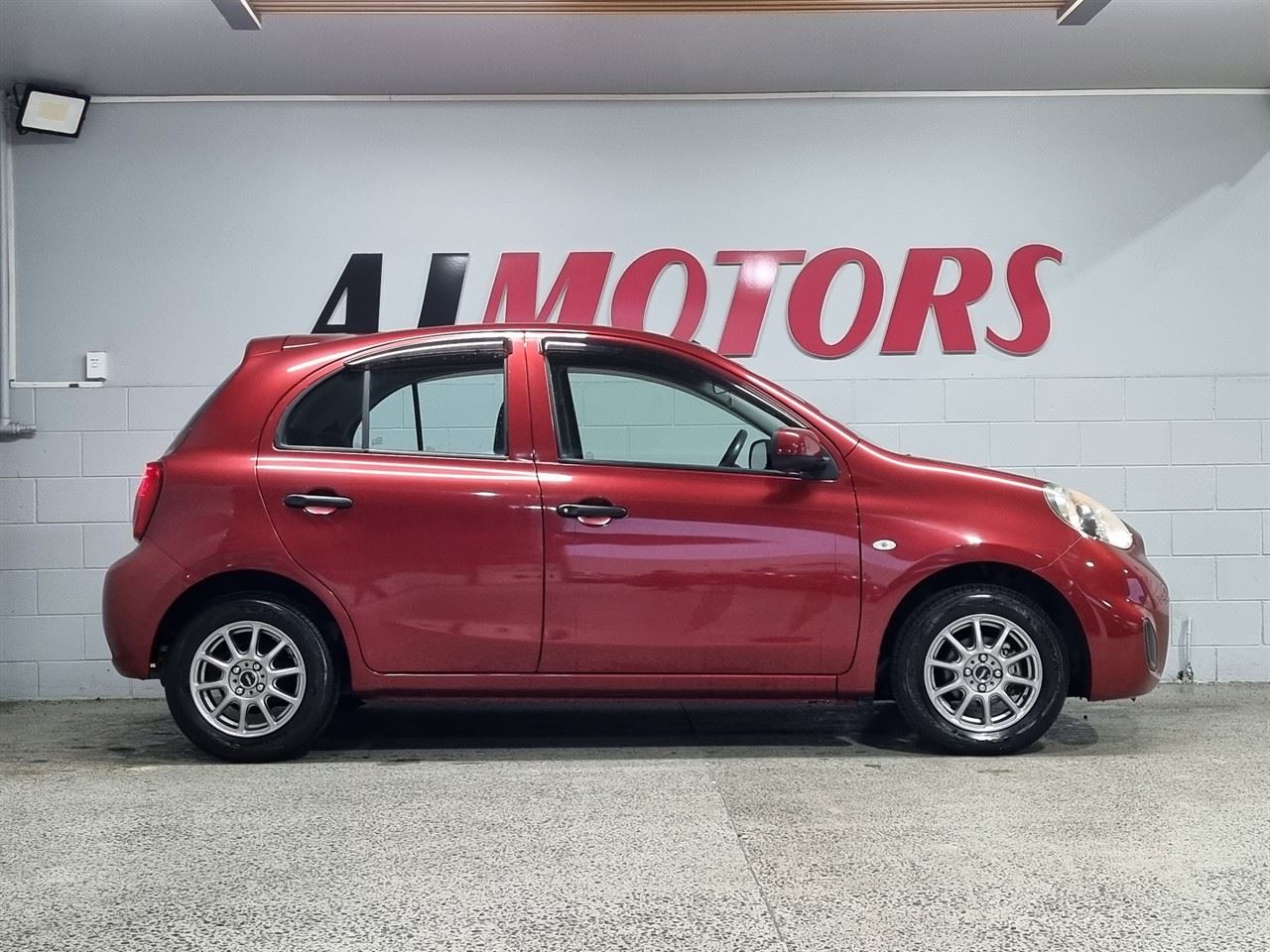Vehicle image 5