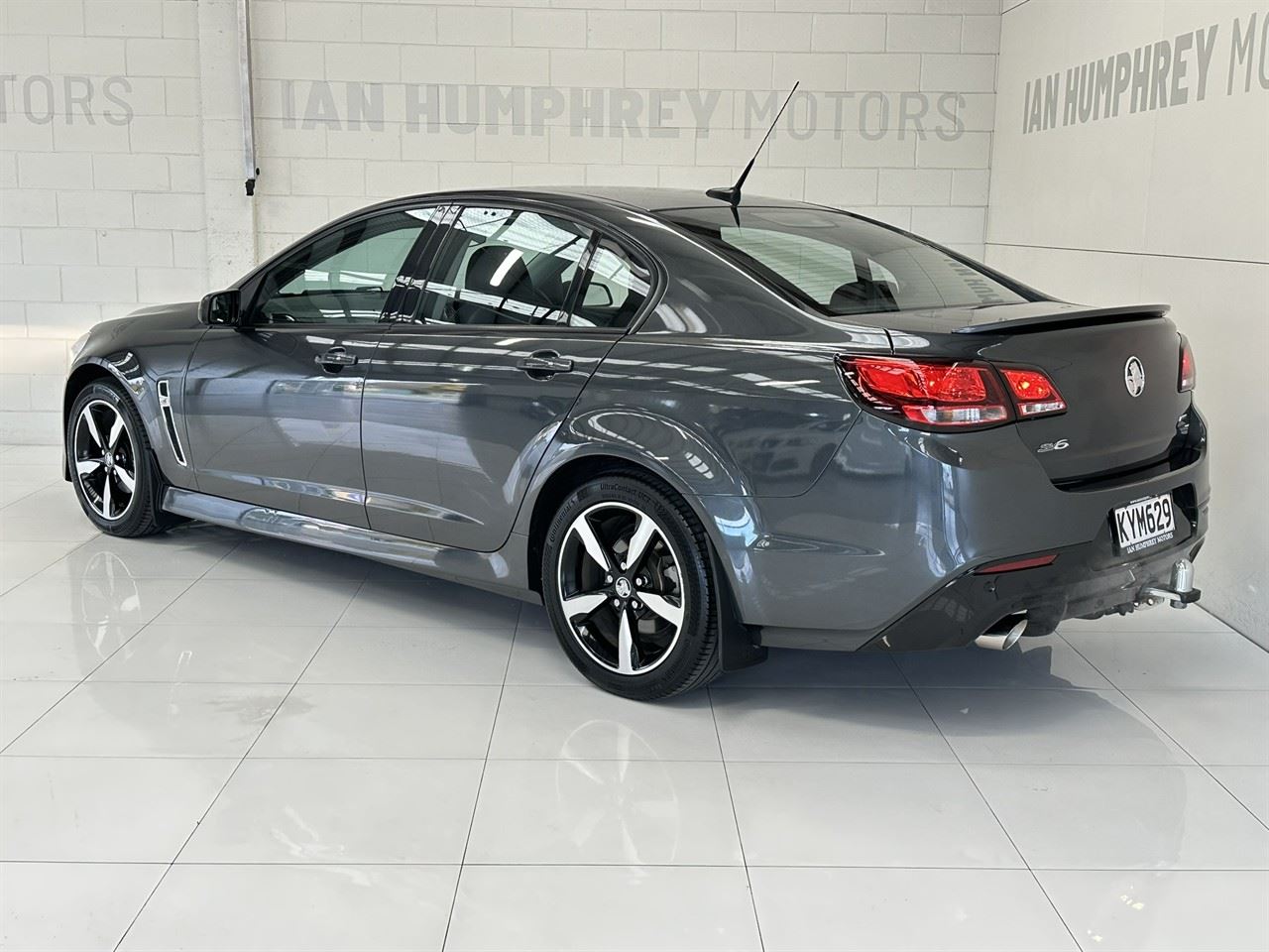 Vehicle image 4