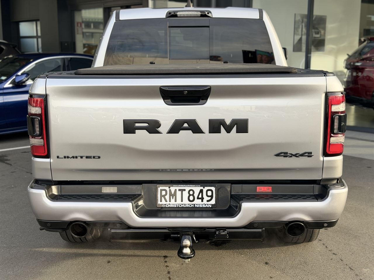 Vehicle image 5