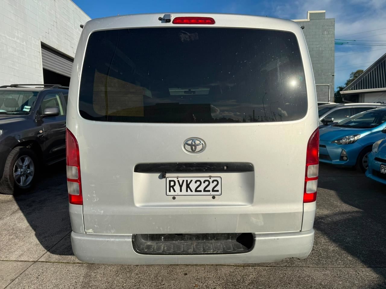 Vehicle image 4