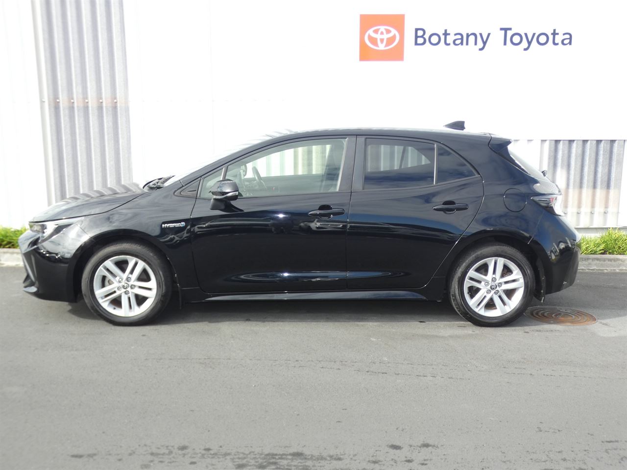 Vehicle image 4