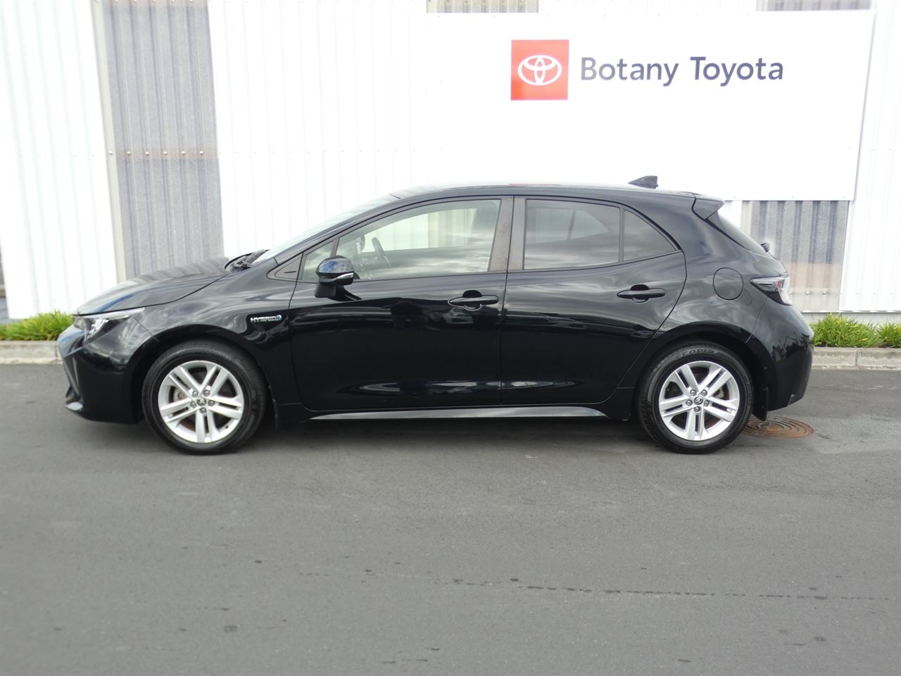 Vehicle image 4