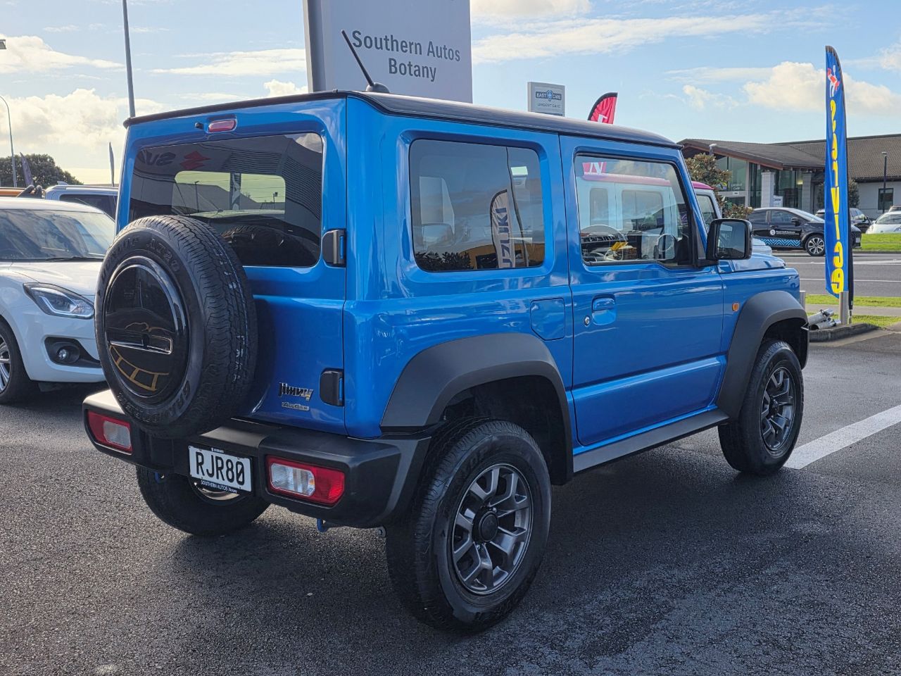 Vehicle image 4