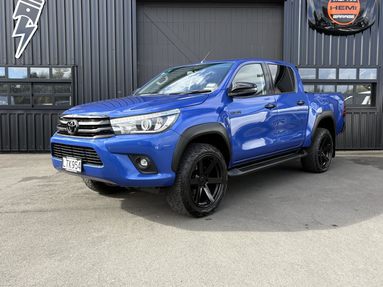 Vehicle image 3