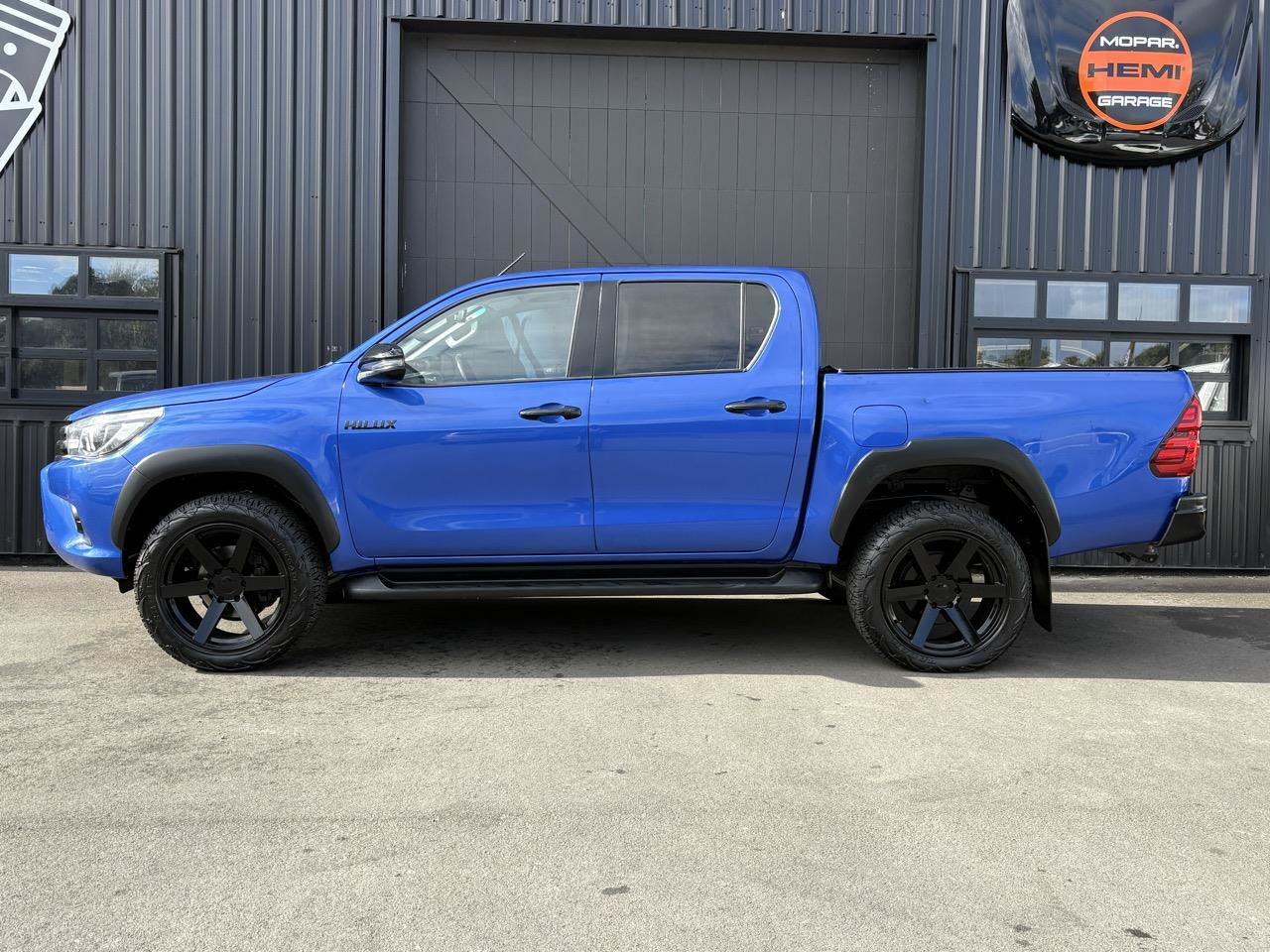 Vehicle image 4