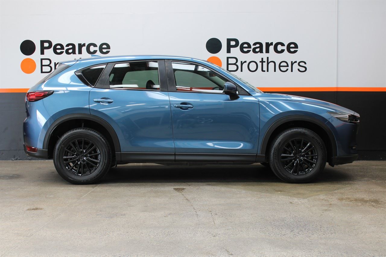 Vehicle image 5