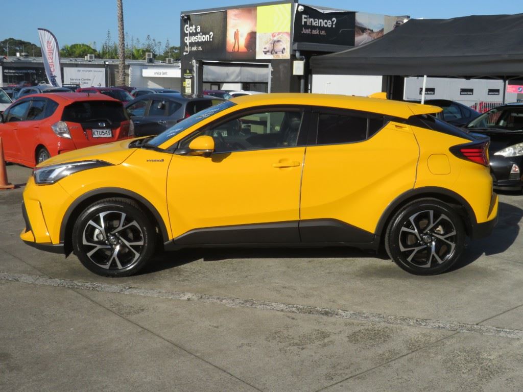 Vehicle image 4