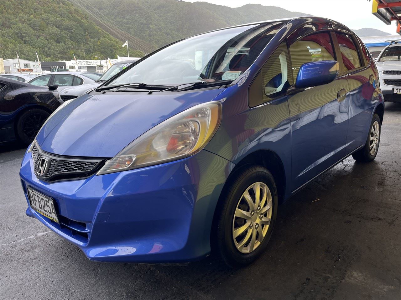 Vehicle image 3