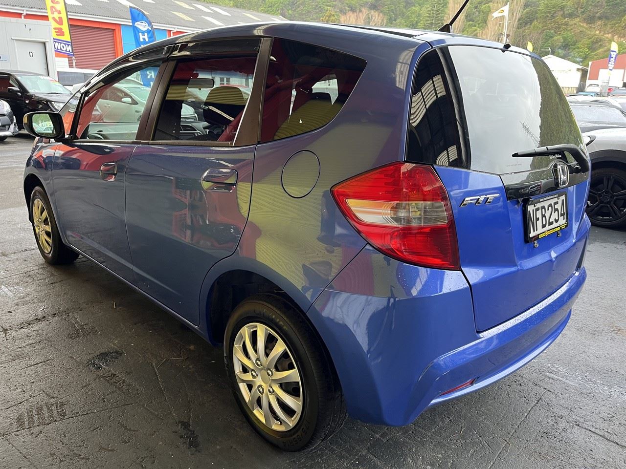 Vehicle image 4