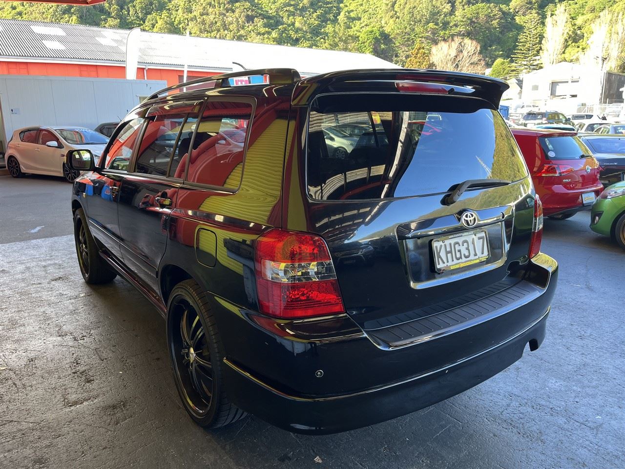 Vehicle image 4