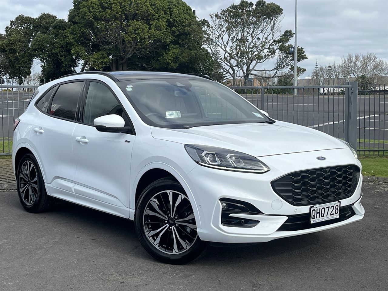 Vehicle image 3