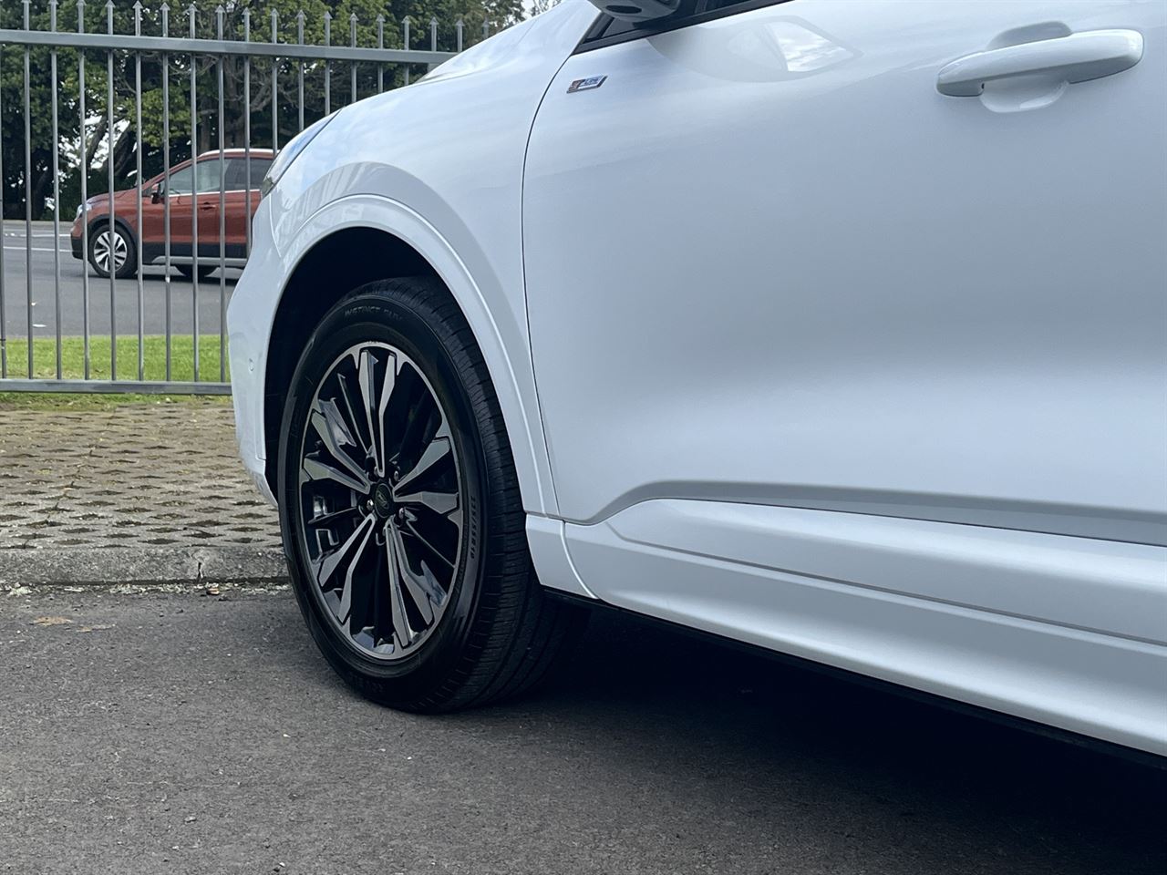 Vehicle image 5