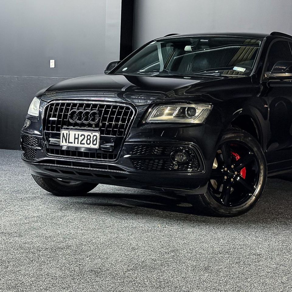 Vehicle image 5