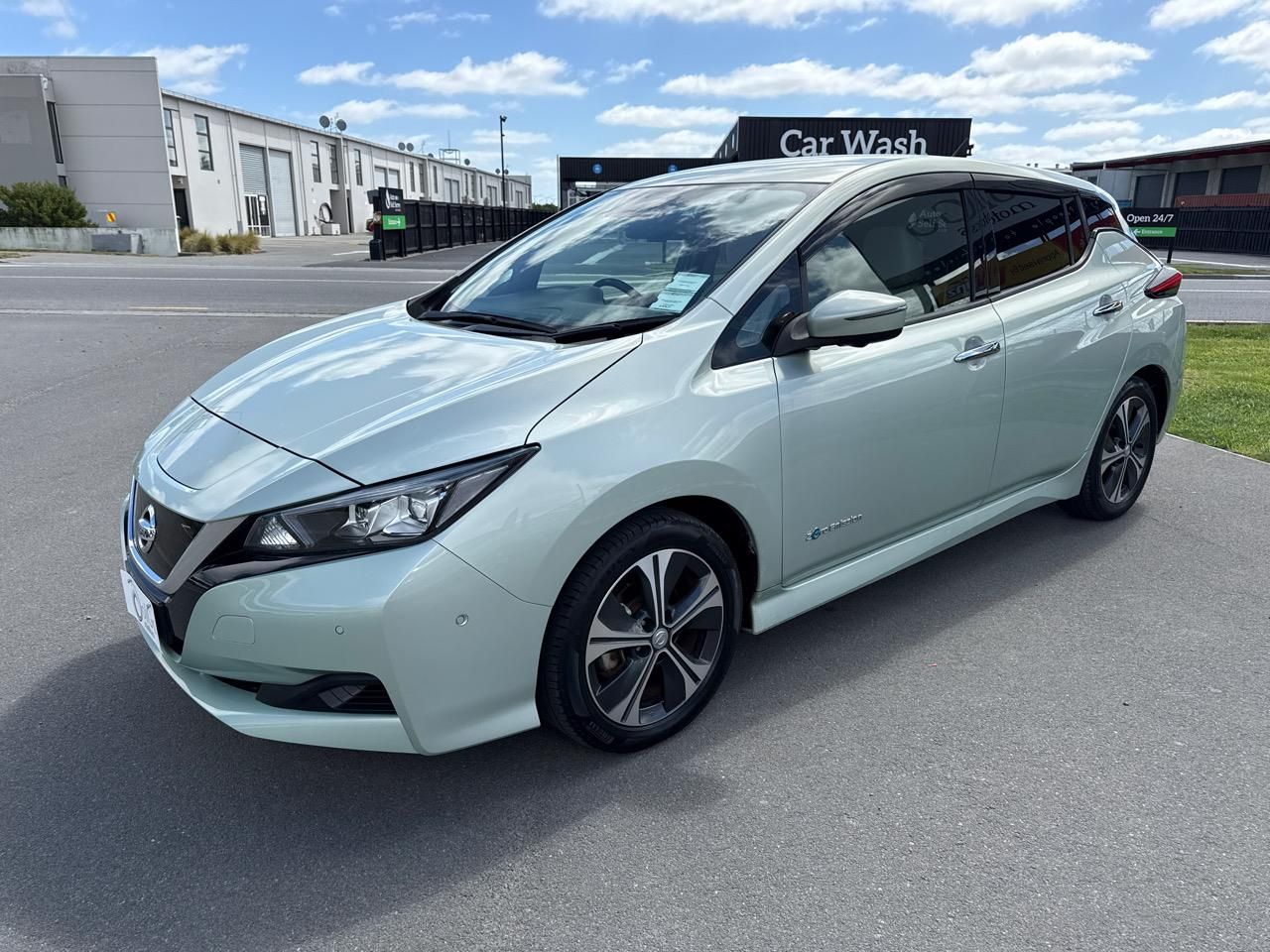 Vehicle image 4
