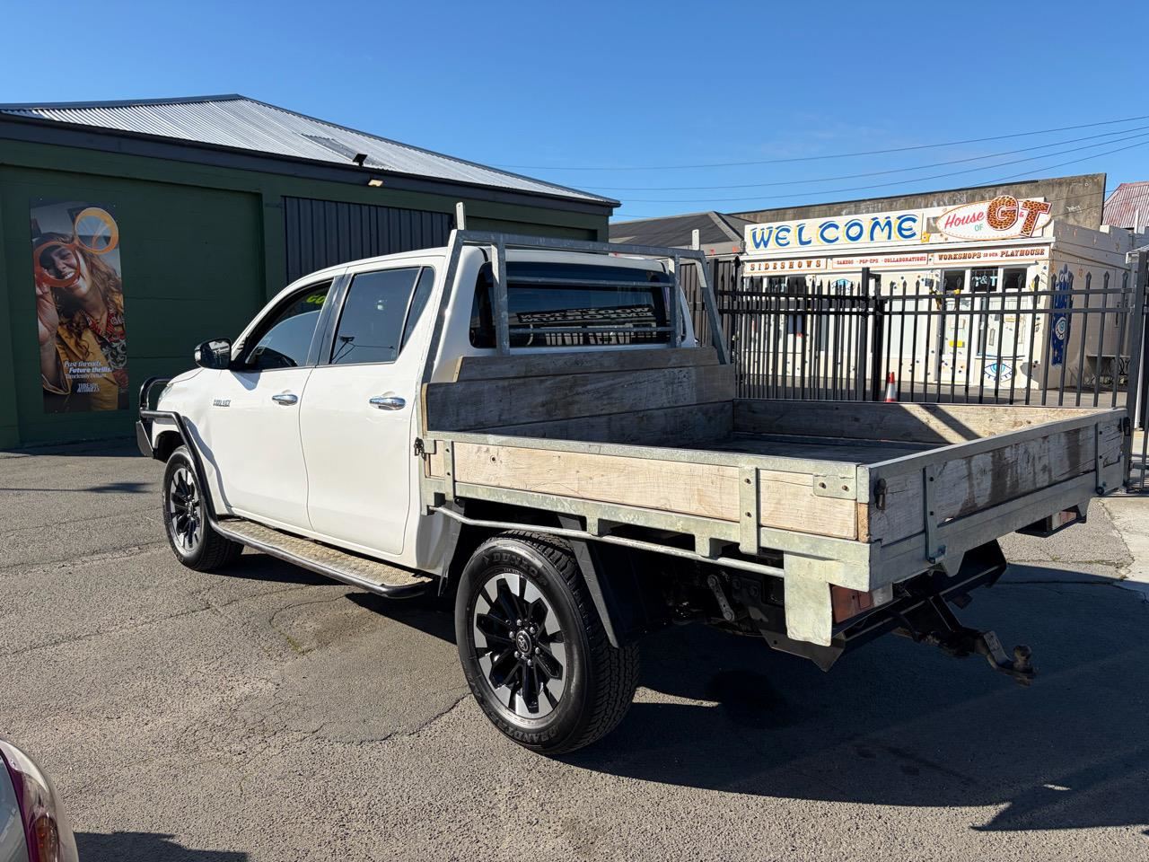 Vehicle image 3