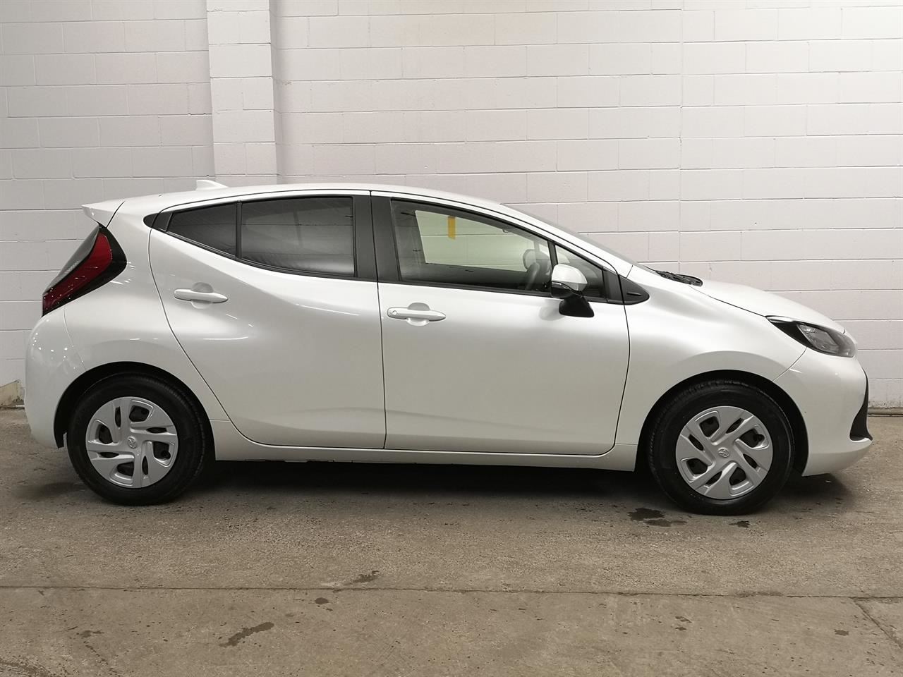 Vehicle image 3