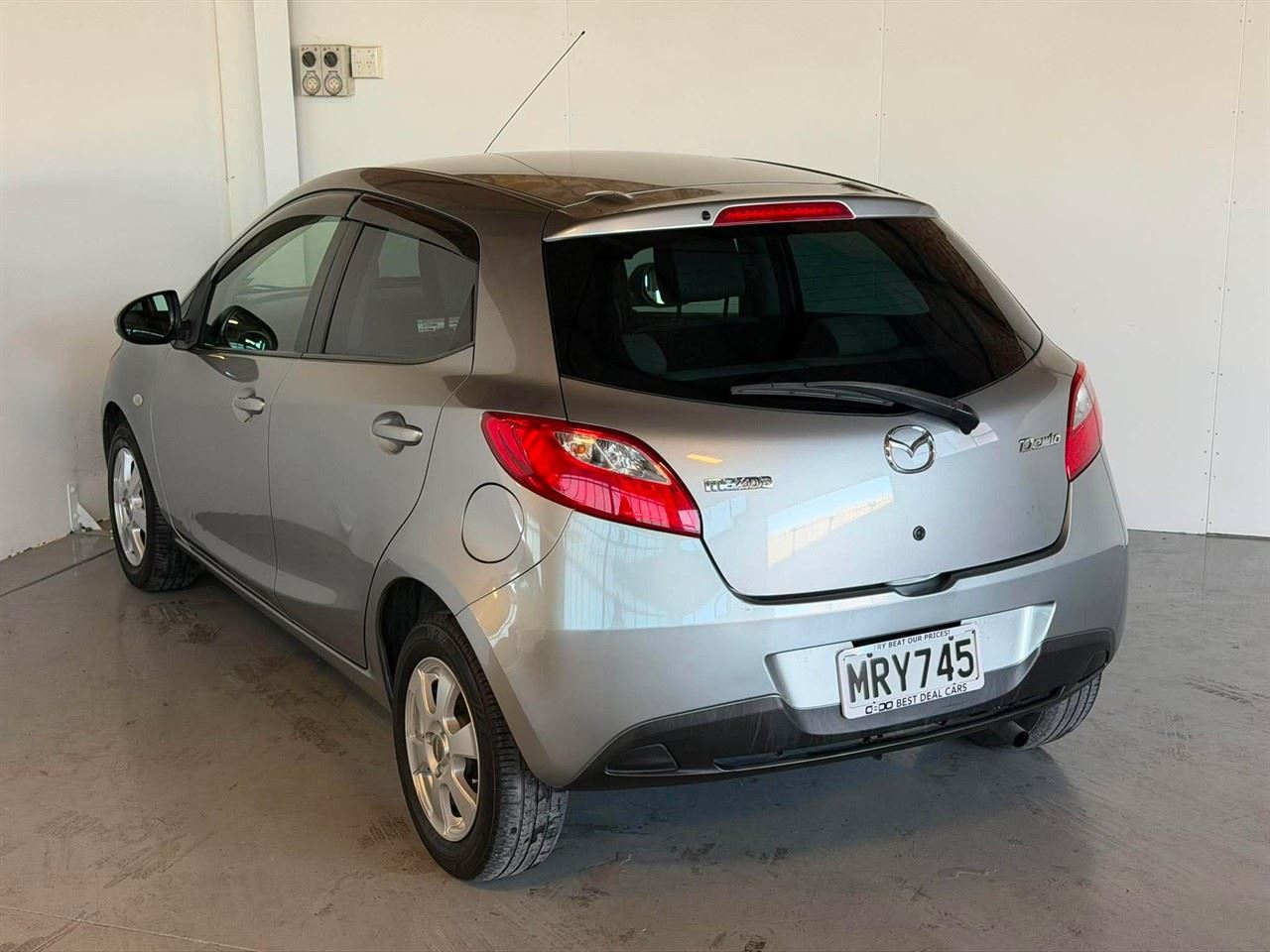 Vehicle image 4
