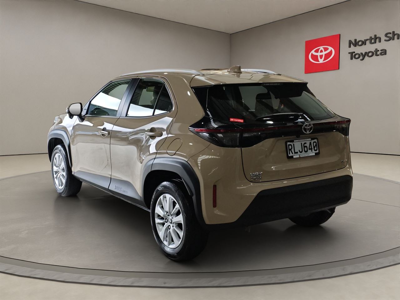 Vehicle image 5