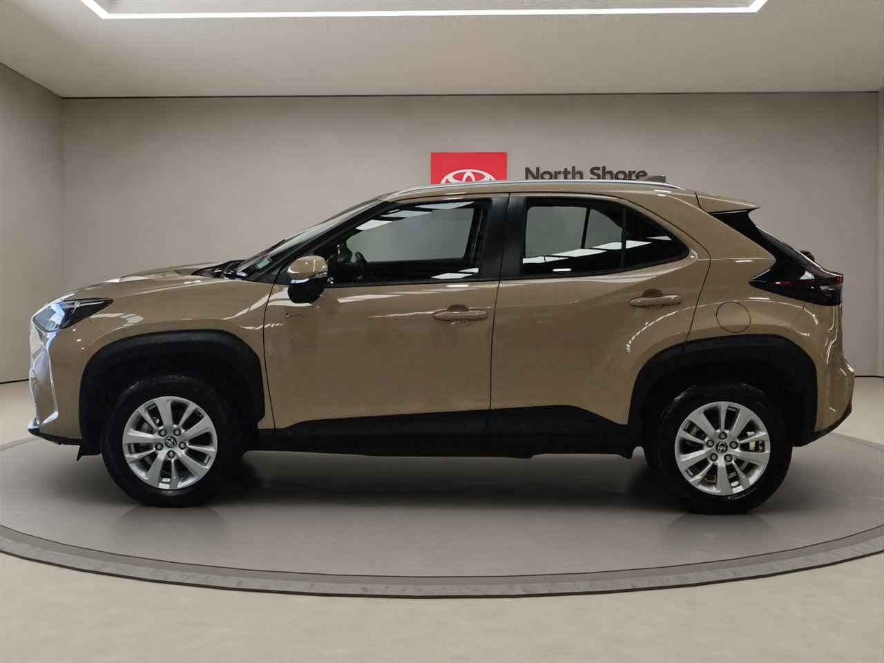 Vehicle image 4