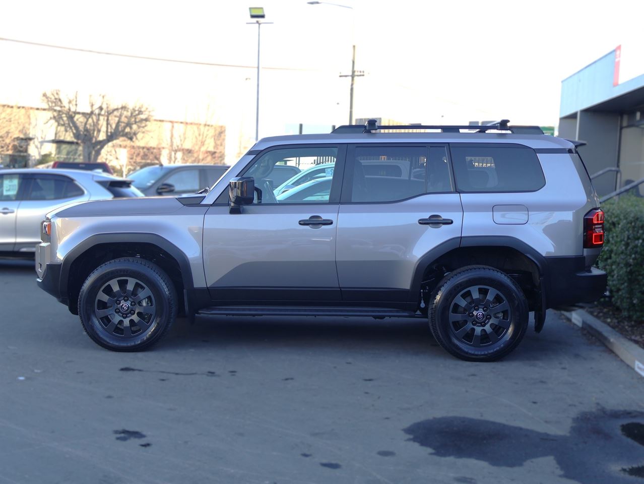 Vehicle image 4