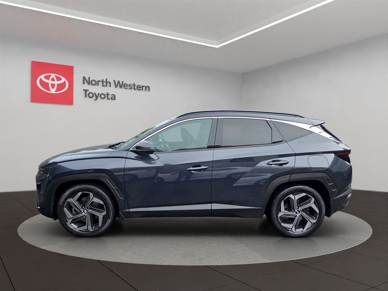Vehicle image 4