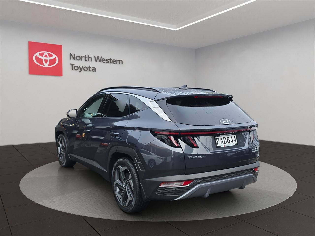 Vehicle image 5