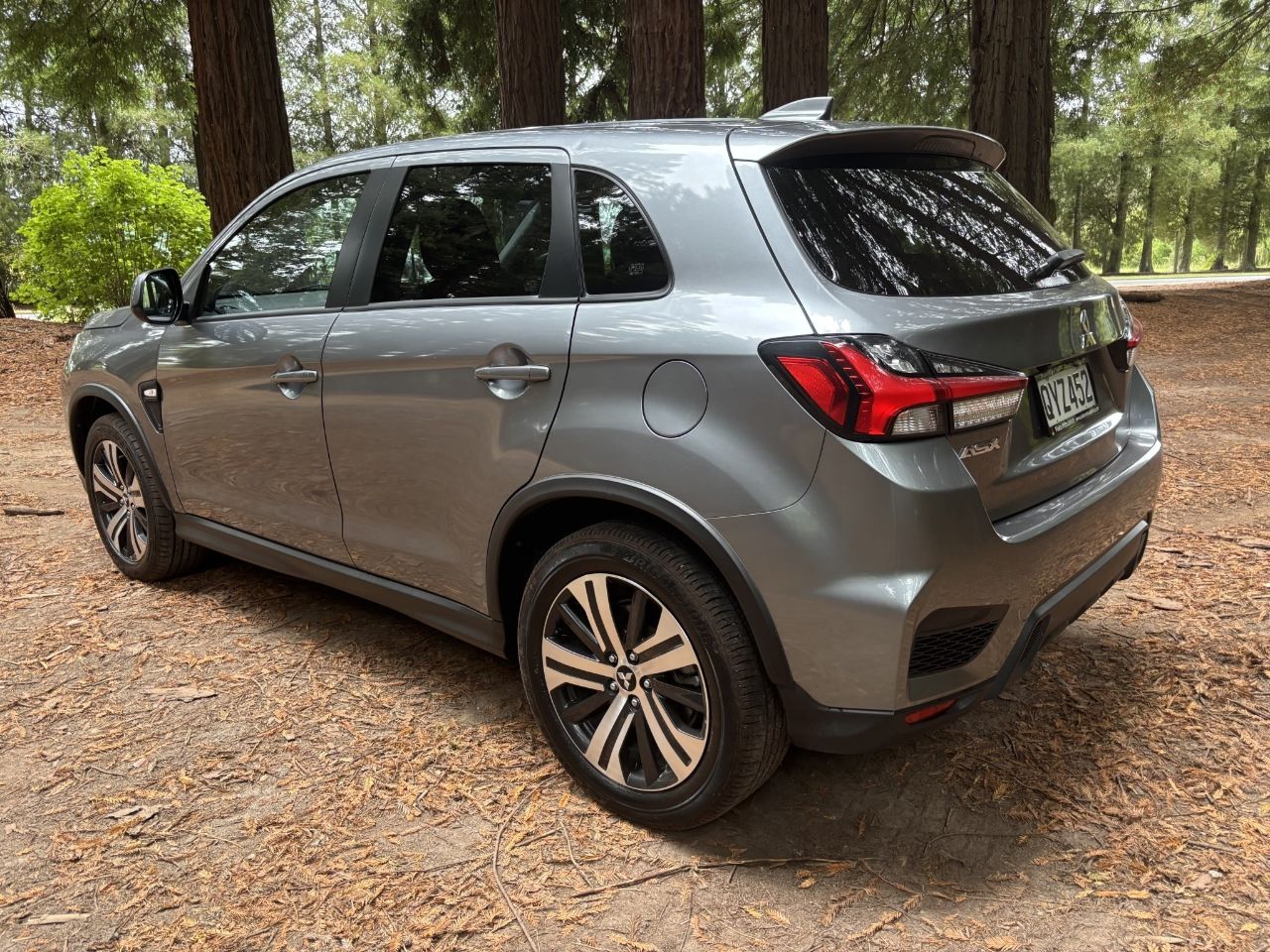 Vehicle image 5